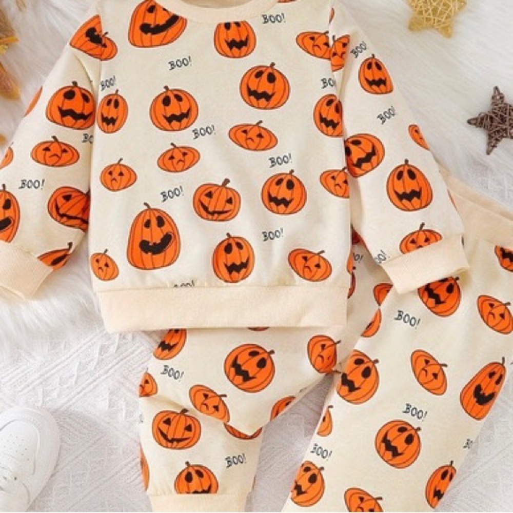 Baby Halloween sweatsuit 🎃 - Picture 6 of 6